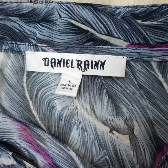 Daniel Rainn Top - Picture 5 of 8